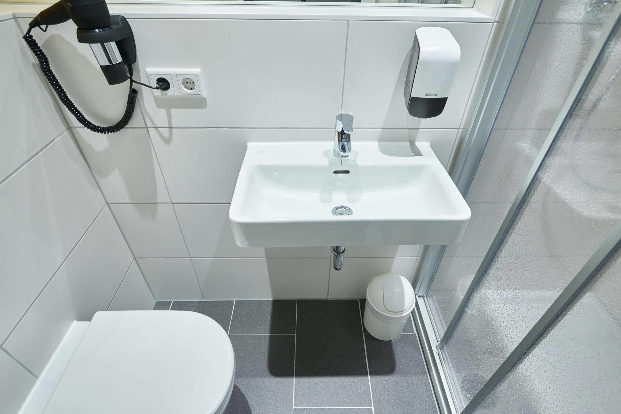 Mcdreams Hotel Moenchengladbach Eksteriør billede
